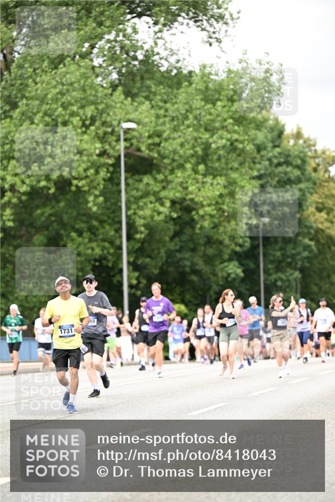 29.06.2025 - hella hamburg halbmarathon Dr. Thomas Lammeyer http://msf.ph/oto/8418043 29.06.2025 10:45:31 Kennedybrücke 1731, 3344, 4044, 4412, 4638, 5549, 6088, 7293, 7585, 7661, 7829, 8429, 8430, 8769, 8878, 9962, 10269, 10407, 10644, 11166 meine-sportfotos.de
