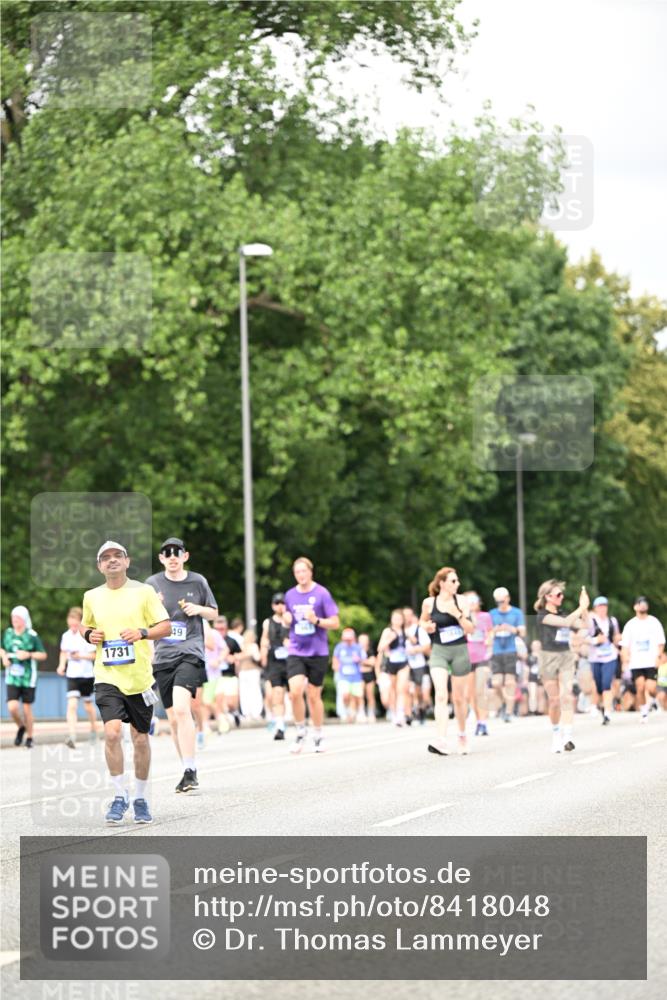 29.06.2025 - hella hamburg halbmarathon Dr. Thomas Lammeyer http://msf.ph/oto/8418048 29.06.2025 10:45:31 Kennedybrücke 1731, 3344, 4044, 4412, 4638, 5549, 6088, 7293, 7585, 7661, 7829, 8429, 8430, 8769, 8878, 9962, 10269, 10407, 10644, 11166 meine-sportfotos.de