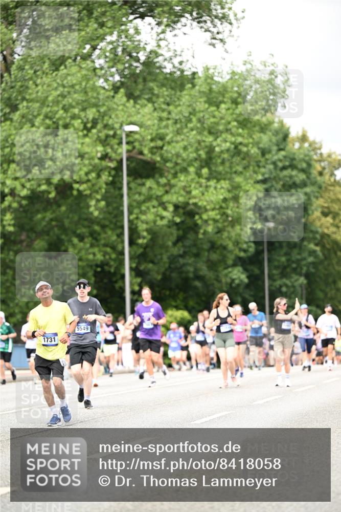 29.06.2025 - hella hamburg halbmarathon Dr. Thomas Lammeyer http://msf.ph/oto/8418058 29.06.2025 10:45:31 Kennedybrücke 1731, 3344, 4044, 4412, 4638, 5549, 6088, 7293, 7585, 7661, 7829, 8429, 8430, 8769, 8878, 9962, 10269, 10407, 10644, 11166 meine-sportfotos.de