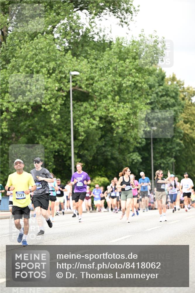 29.06.2025 - hella hamburg halbmarathon Dr. Thomas Lammeyer http://msf.ph/oto/8418062 29.06.2025 10:45:32 Kennedybrücke 1731, 2805, 3344, 4044, 4412, 4638, 5549, 6088, 7293, 7585, 7661, 7829, 8769, 8878, 9962, 10269, 10407, 10644, 11166, 11209 meine-sportfotos.de