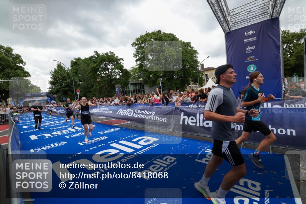 29.06.2025 - hella hamburg halbmarathon Zöllner http://msf.ph/oto/8418068 29.06.2025 10:51:35 Ziel 1335, 5008, 7943, 10691, 13403, 13792, 15871, 17131, 19007 meine-sportfotos.de