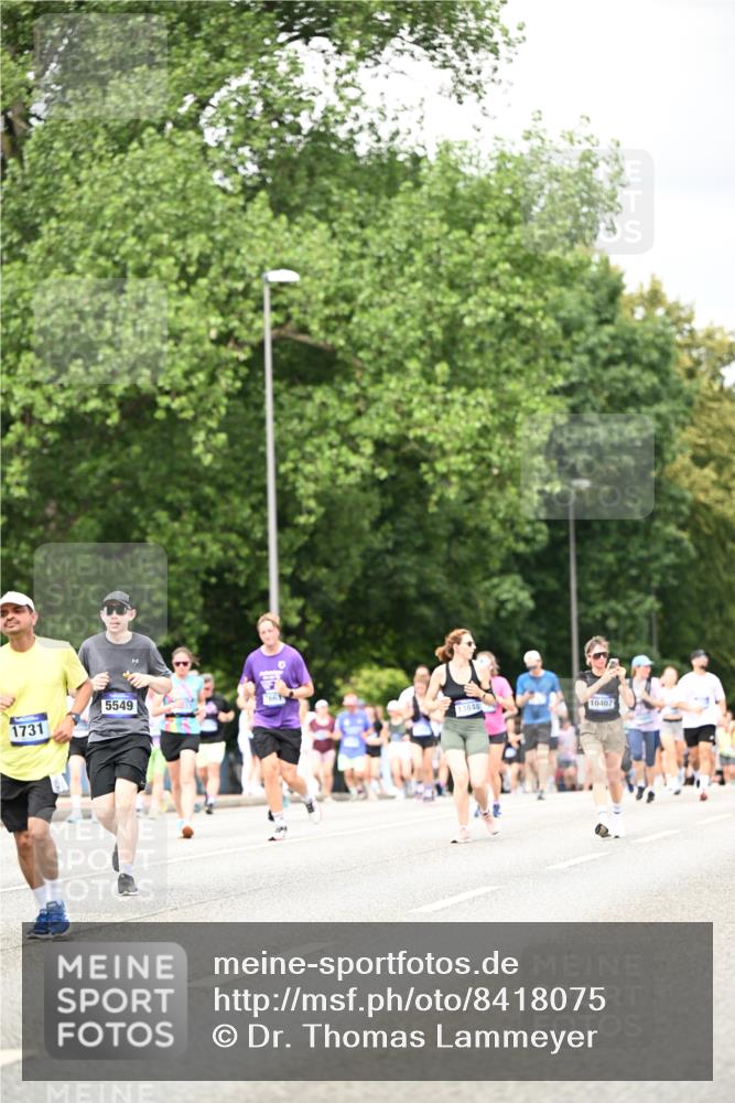 29.06.2025 - hella hamburg halbmarathon Dr. Thomas Lammeyer http://msf.ph/oto/8418075 29.06.2025 10:45:32 Kennedybrücke 1731, 2805, 3344, 4044, 4412, 4638, 5549, 6088, 7293, 7585, 7661, 7829, 8769, 8878, 9962, 10269, 10407, 10644, 11166, 11209 meine-sportfotos.de