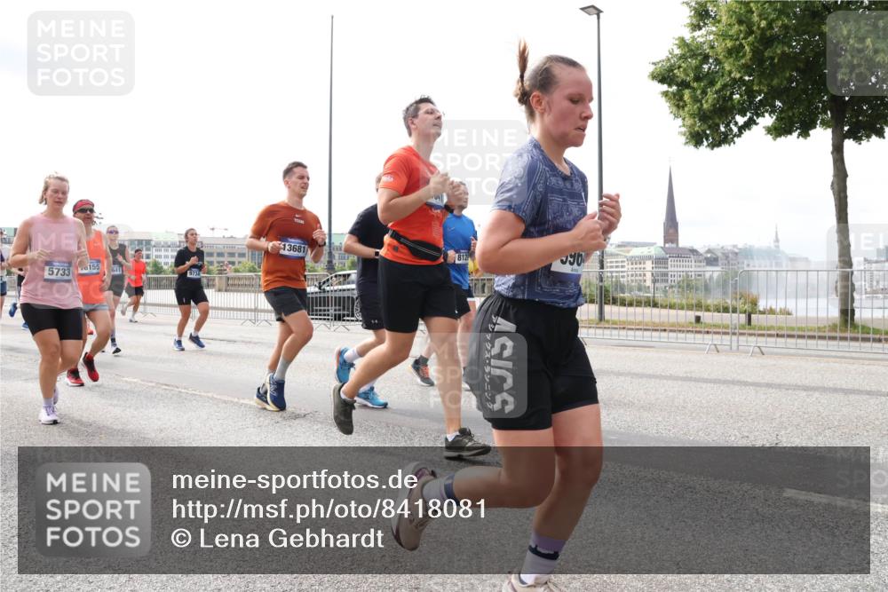 29.06.2025 - hella hamburg halbmarathon Lena Gebhardt http://msf.ph/oto/8418081 29.06.2025 10:18:03 Lombardsbrücke 5733, 155, 1015, 1159, 1160, 1268, 1274, 1325, 1458, 1554, 1622, 1641, 1749, 1795, 1982, 2087, 2094, 2147, 2259, 2335, 2548, 2634, 2931, 3125, 3138, 3292, 3321, 3482, 3977, 4218, 4710, 4738, 4804, 5002, 5004, 5290, 5611, 5733, 6254, 6270, 6336, 6352, 7094, 7258, 7413, 7641, 7649, 7838, 7882, 7883, 8067, 8128, 8144, 8248, 8607, 8799, 9400, 9539, 9717, 9734, 9798, 9834, 9844, 9964, 10174, 10332, 10509, 10908, 12498 meine-sportfotos.de