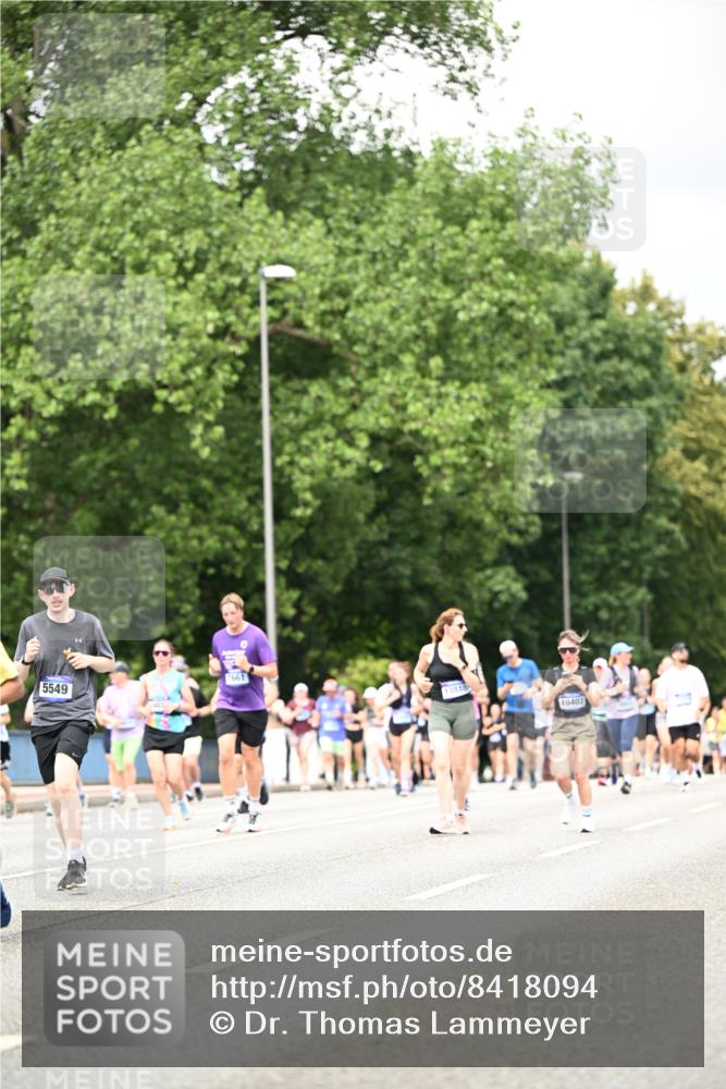 29.06.2025 - hella hamburg halbmarathon Dr. Thomas Lammeyer http://msf.ph/oto/8418094 29.06.2025 10:45:33 Kennedybrücke 1731, 2805, 3344, 4044, 4412, 4638, 5549, 5928, 6088, 7293, 7585, 7661, 7829, 8769, 8878, 10269, 10407, 10644, 11166, 11209 meine-sportfotos.de