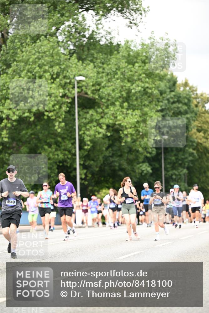 29.06.2025 - hella hamburg halbmarathon Dr. Thomas Lammeyer http://msf.ph/oto/8418100 29.06.2025 10:45:33 Kennedybrücke 1731, 2805, 3344, 4044, 4412, 4638, 5549, 5928, 6088, 7293, 7585, 7661, 7829, 8769, 8878, 10269, 10407, 10644, 11166, 11209 meine-sportfotos.de