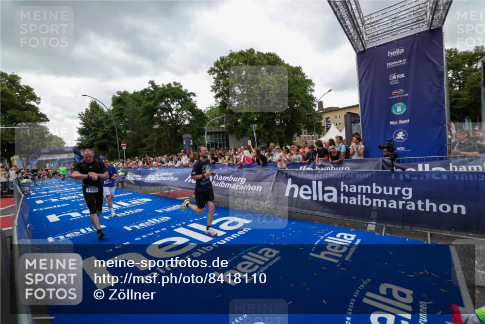 29.06.2025 - hella hamburg halbmarathon Zöllner http://msf.ph/oto/8418110 29.06.2025 10:51:37 Ziel 1335, 5008, 7943, 10691, 13327, 13403, 19007 meine-sportfotos.de