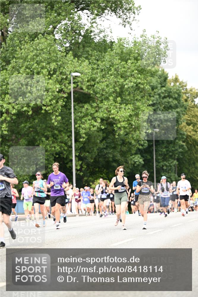 29.06.2025 - hella hamburg halbmarathon Dr. Thomas Lammeyer http://msf.ph/oto/8418114 29.06.2025 10:45:33 Kennedybrücke 1731, 2805, 3344, 4044, 4412, 4638, 5549, 5928, 6088, 7293, 7585, 7661, 7829, 8769, 8878, 10269, 10407, 10644, 11166, 11209 meine-sportfotos.de