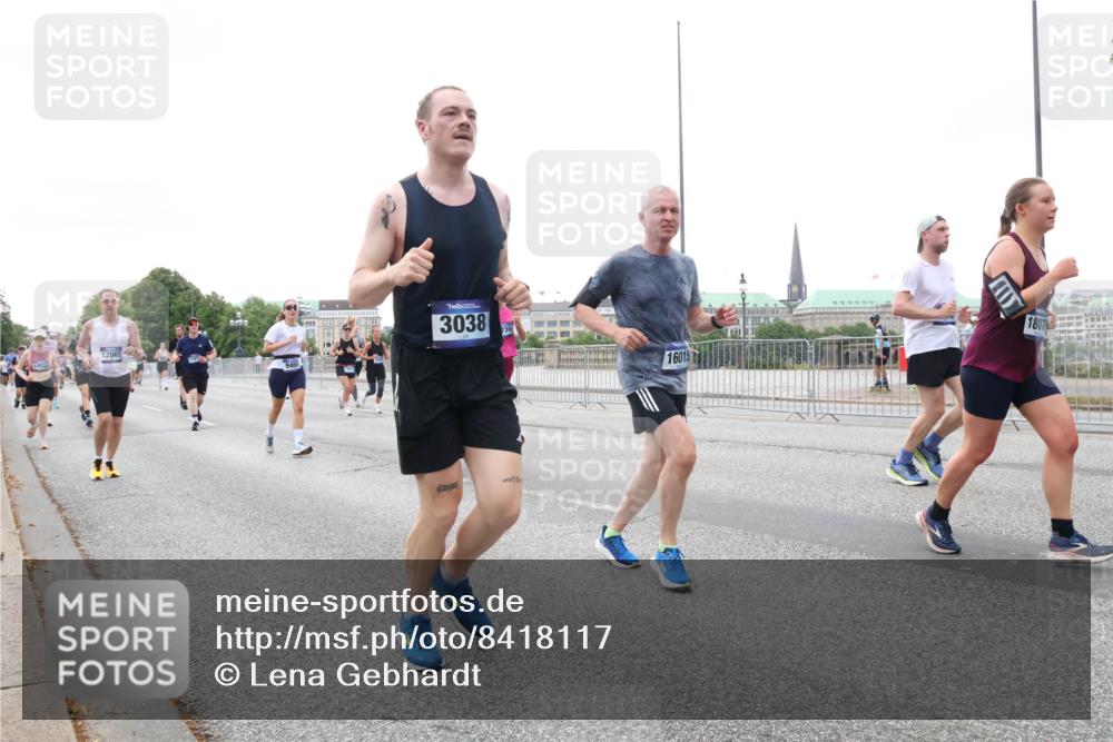 29.06.2025 - hella hamburg halbmarathon Lena Gebhardt http://msf.ph/oto/8418117 29.06.2025 10:52:05 Lombardsbrücke 12065, 10533, 3038, 16015, 1807, 1418, 1978, 2593, 3038, 3240, 3645, 3991, 4087, 4273, 4436, 4598, 4606, 4815, 5062, 5262, 5534, 6007, 6386, 6403, 6404, 6406, 6456, 6604, 6947, 6985, 7682, 7690, 7691, 8194, 8196, 8250, 8251, 8399, 8621, 9220, 9368, 9460, 9462, 9590, 9594, 9673, 9730, 10296, 10342, 10521, 10533, 10634, 10673, 10693, 10830, 10884, 11084, 11101, 11126, 11127, 11375, 11736, 11875, 11899, 11974, 12065, 12546, 12558 meine-sportfotos.de