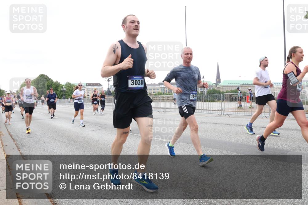 29.06.2025 - hella hamburg halbmarathon Lena Gebhardt http://msf.ph/oto/8418139 29.06.2025 10:52:05 Lombardsbrücke 10533, 12065, 9460, 3038, 1601, 18, 1418, 1978, 2593, 3038, 3240, 3645, 3991, 4087, 4273, 4436, 4598, 4606, 4815, 5062, 5262, 5534, 6007, 6386, 6403, 6404, 6406, 6456, 6604, 6947, 6985, 7682, 7690, 7691, 8194, 8196, 8250, 8251, 8399, 8621, 9220, 9368, 9460, 9462, 9590, 9594, 9673, 9730, 10296, 10342, 10521, 10533, 10634, 10673, 10693, 10830, 10884, 11084, 11101, 11126, 11127, 11375, 11736, 11875, 11899, 11974, 12065, 12546, 12558 meine-sportfotos.de