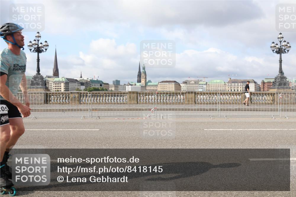 29.06.2025 - hella hamburg halbmarathon Lena Gebhardt http://msf.ph/oto/8418145 29.06.2025 08:57:27 Lombardsbrücke 205 meine-sportfotos.de