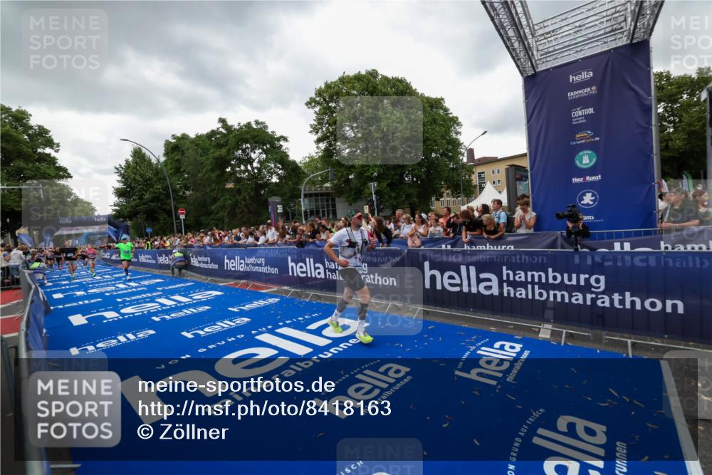 29.06.2025 - hella hamburg halbmarathon Zöllner http://msf.ph/oto/8418163 29.06.2025 10:51:39 Ziel 1335, 5008, 10691, 13327, 14012, 14458, 19007, 19020 meine-sportfotos.de