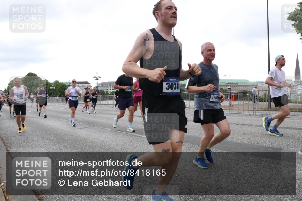 29.06.2025 - hella hamburg halbmarathon Lena Gebhardt http://msf.ph/oto/8418165 29.06.2025 10:52:06 Lombardsbrücke 12065, 9460, 598, 3038, 16015, 1418, 1978, 3038, 3240, 3645, 3991, 4087, 4273, 4436, 4598, 4606, 4815, 5062, 5262, 5534, 6007, 6386, 6403, 6404, 6406, 6456, 6604, 6947, 6985, 7682, 7690, 7691, 7735, 8194, 8196, 8250, 8251, 8399, 8621, 9220, 9368, 9460, 9462, 9590, 9594, 9673, 9730, 9731, 10296, 10342, 10521, 10533, 10634, 10673, 10693, 10830, 10884, 11084, 11101, 11126, 11127, 11375, 11736, 11875, 11899, 11974, 12065, 12546, 12558 meine-sportfotos.de