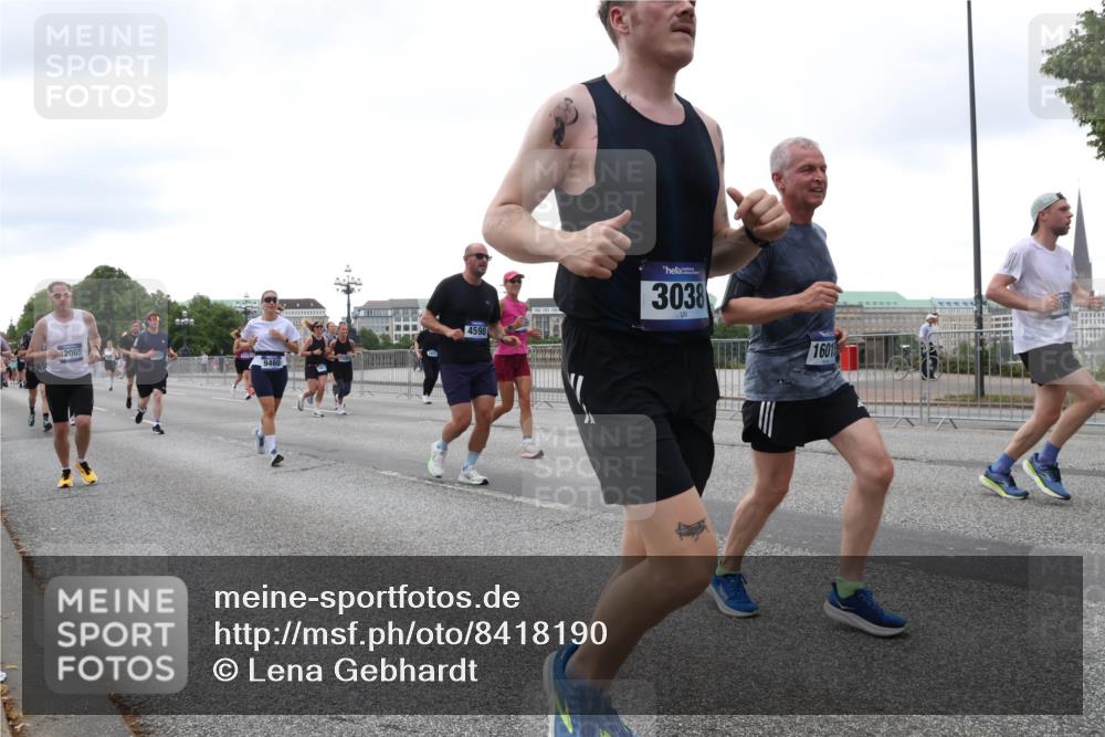 29.06.2025 - hella hamburg halbmarathon Lena Gebhardt http://msf.ph/oto/8418190 29.06.2025 10:52:06 Lombardsbrücke 2065, 9460, 4598, 3038, 1601, 1418, 1978, 3038, 3240, 3645, 3991, 4087, 4273, 4436, 4598, 4606, 4815, 5062, 5262, 5534, 6007, 6386, 6403, 6404, 6406, 6456, 6604, 6947, 6985, 7682, 7690, 7691, 7735, 8194, 8196, 8250, 8251, 8399, 8621, 9220, 9368, 9460, 9462, 9590, 9594, 9673, 9730, 9731, 10296, 10342, 10521, 10533, 10634, 10673, 10693, 10830, 10884, 11084, 11101, 11126, 11127, 11375, 11736, 11875, 11899, 11974, 12065, 12546, 12558 meine-sportfotos.de