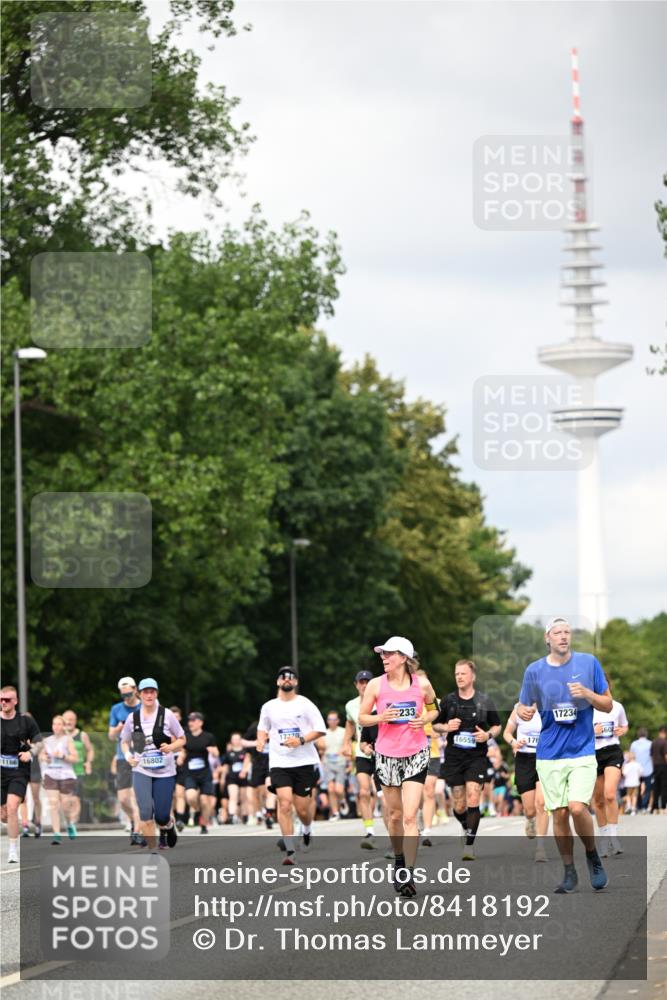29.06.2025 - hella hamburg halbmarathon Dr. Thomas Lammeyer http://msf.ph/oto/8418192 29.06.2025 10:45:39 Kennedybrücke 1731, 2805, 3344, 4044, 4412, 4638, 5549, 5688, 5928, 6088, 7293, 7661, 7829, 8769, 8878, 9009, 10269, 10407, 10644, 11166, 11209, 11371 meine-sportfotos.de