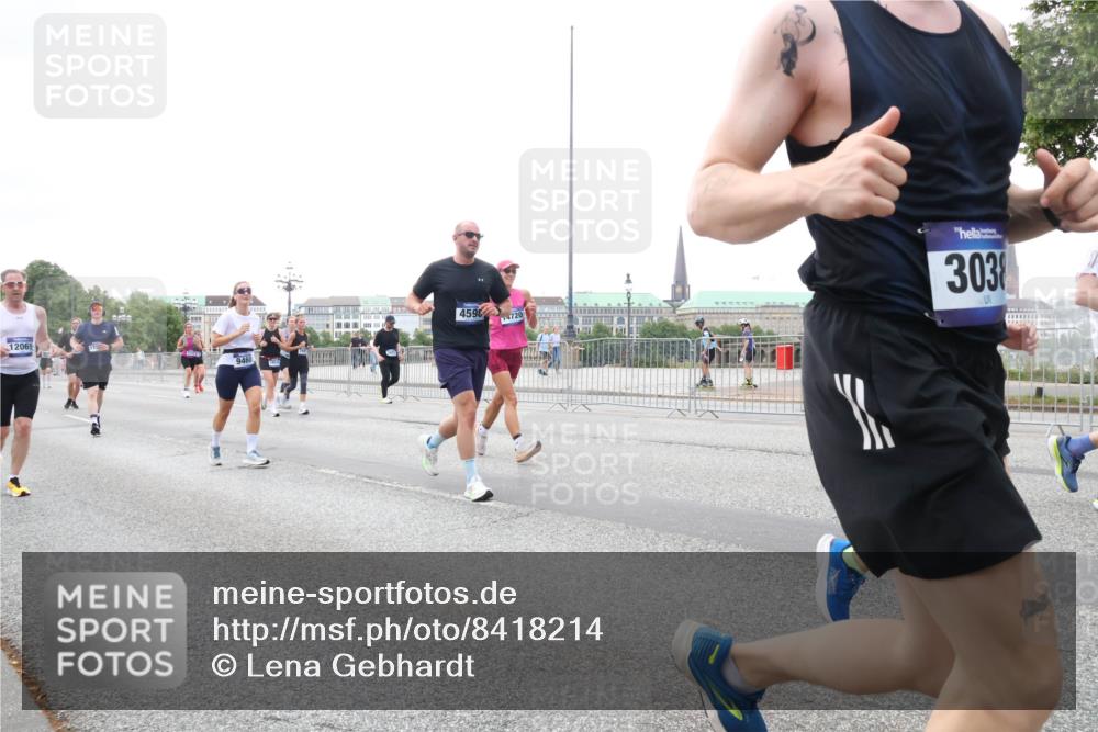 29.06.2025 - hella hamburg halbmarathon Lena Gebhardt http://msf.ph/oto/8418214 29.06.2025 10:52:06 Lombardsbrücke 12065, 459, 9460, 14720, 303, 1418, 1978, 3038, 3240, 3645, 3991, 4087, 4273, 4436, 4598, 4606, 4815, 5062, 5262, 5534, 6007, 6386, 6403, 6404, 6406, 6456, 6604, 6947, 6985, 7682, 7690, 7691, 7735, 8194, 8196, 8250, 8251, 8399, 8621, 9220, 9368, 9460, 9462, 9590, 9594, 9673, 9730, 9731, 10296, 10342, 10521, 10533, 10634, 10673, 10693, 10830, 10884, 11084, 11101, 11126, 11127, 11375, 11736, 11875, 11899, 11974, 12065, 12546, 12558 meine-sportfotos.de