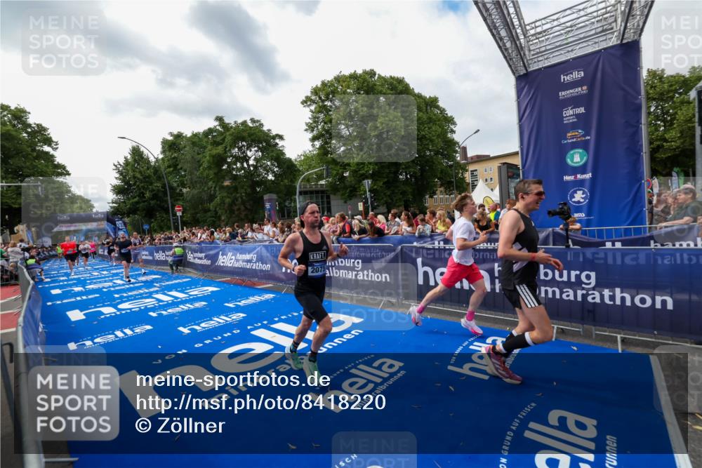 29.06.2025 - hella hamburg halbmarathon Zöllner http://msf.ph/oto/8418220 29.06.2025 10:29:28 Ziel 2075, 8975, 9571, 10156, 12234, 13838, 14164, 15880, 16118, 17197, 18737, 19203 meine-sportfotos.de