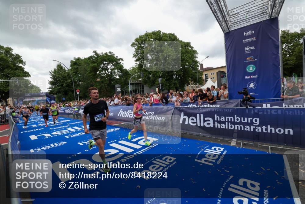 29.06.2025 - hella hamburg halbmarathon Zöllner http://msf.ph/oto/8418224 29.06.2025 10:51:44 Ziel 5008, 6286, 13327, 14012, 14458, 15496, 15831, 15899, 19007, 19020 meine-sportfotos.de