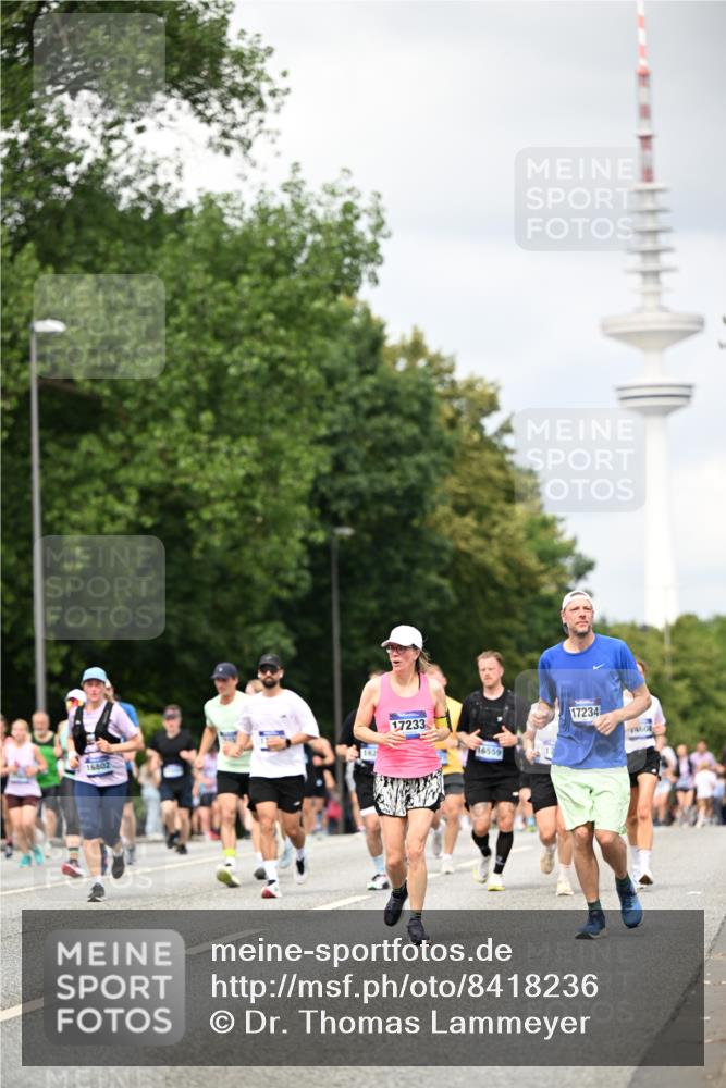 29.06.2025 - hella hamburg halbmarathon Dr. Thomas Lammeyer http://msf.ph/oto/8418236 29.06.2025 10:45:40 Kennedybrücke 1731, 2805, 3344, 4044, 4412, 4638, 4774, 5549, 5688, 5928, 6088, 7293, 7661, 7829, 8769, 8878, 9009, 10269, 10407, 10644, 11166, 11209, 11371 meine-sportfotos.de
