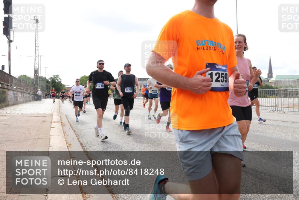 29.06.2025 - hella hamburg halbmarathon Lena Gebhardt http://msf.ph/oto/8418248 29.06.2025 10:18:04 Lombardsbrücke 9717, 11718, 14795, 16644, 2931, 1259, 9734, 1015, 1159, 1160, 1268, 1274, 1325, 1458, 1554, 1622, 1641, 1749, 1795, 1982, 2087, 2094, 2147, 2335, 2548, 2634, 2931, 3125, 3138, 3292, 3321, 3482, 3977, 4218, 4710, 4738, 4804, 5002, 5004, 5290, 5611, 5733, 6254, 6270, 6336, 6352, 7094, 7258, 7413, 7641, 7649, 7838, 7882, 7883, 8067, 8128, 8144, 8248, 8607, 8799, 9400, 9539, 9717, 9734, 9798, 9834, 9844, 9964, 10174, 10332, 10509, 10908, 12498 meine-sportfotos.de