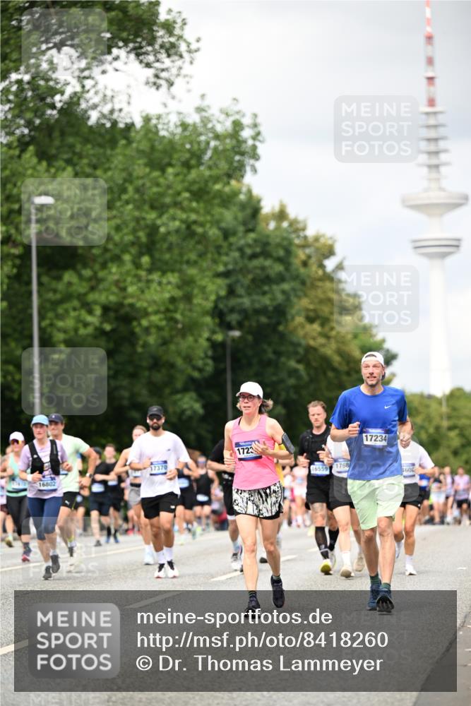 29.06.2025 - hella hamburg halbmarathon Dr. Thomas Lammeyer http://msf.ph/oto/8418260 29.06.2025 10:45:41 Kennedybrücke 1731, 2805, 3344, 4044, 4412, 4638, 4774, 5549, 5688, 5928, 6088, 7293, 7661, 7829, 8769, 9009, 10269, 10407, 10644, 11166, 11209, 11371 meine-sportfotos.de