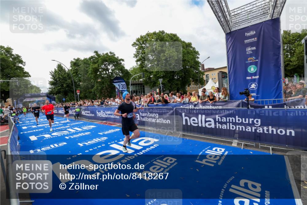 29.06.2025 - hella hamburg halbmarathon Zöllner http://msf.ph/oto/8418267 29.06.2025 10:29:30 Ziel 2021, 2180, 9137, 10156, 10790, 12234, 13838, 15880, 16118, 17197, 18737, 19203 meine-sportfotos.de