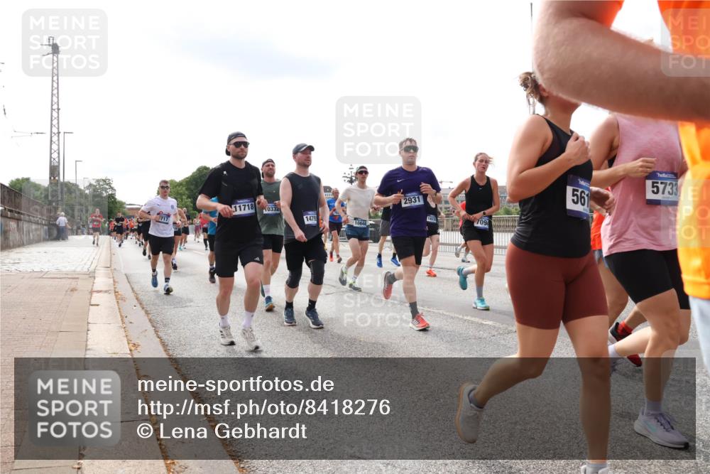 29.06.2025 - hella hamburg halbmarathon Lena Gebhardt http://msf.ph/oto/8418276 29.06.2025 10:18:04 Lombardsbrücke 717, 11718, 10332, 1479, 16644, 2931, 709, 561, 5733, 1015, 1159, 1160, 1268, 1274, 1325, 1458, 1554, 1622, 1641, 1749, 1795, 1982, 2087, 2094, 2147, 2335, 2548, 2634, 2931, 3125, 3138, 3292, 3321, 3482, 3977, 4218, 4710, 4738, 4804, 5002, 5004, 5290, 5611, 5733, 6254, 6270, 6336, 6352, 7094, 7258, 7413, 7641, 7649, 7838, 7882, 7883, 8067, 8128, 8144, 8248, 8607, 8799, 9400, 9539, 9717, 9734, 9798, 9834, 9844, 9964, 10174, 10332, 10509, 10908, 12498 meine-sportfotos.de