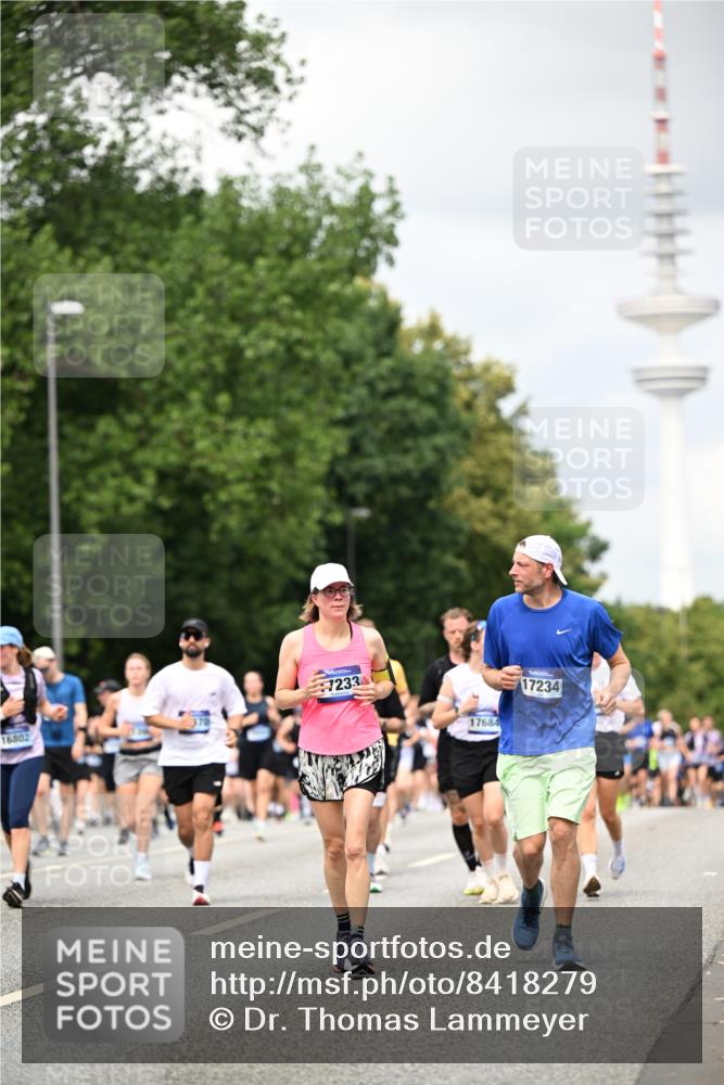29.06.2025 - hella hamburg halbmarathon Dr. Thomas Lammeyer http://msf.ph/oto/8418279 29.06.2025 10:45:42 Kennedybrücke 1731, 2805, 3344, 4044, 4412, 4638, 4774, 5549, 5688, 5928, 6088, 7293, 7661, 7829, 8769, 9009, 10269, 10407, 10644, 11166, 11209, 11371 meine-sportfotos.de