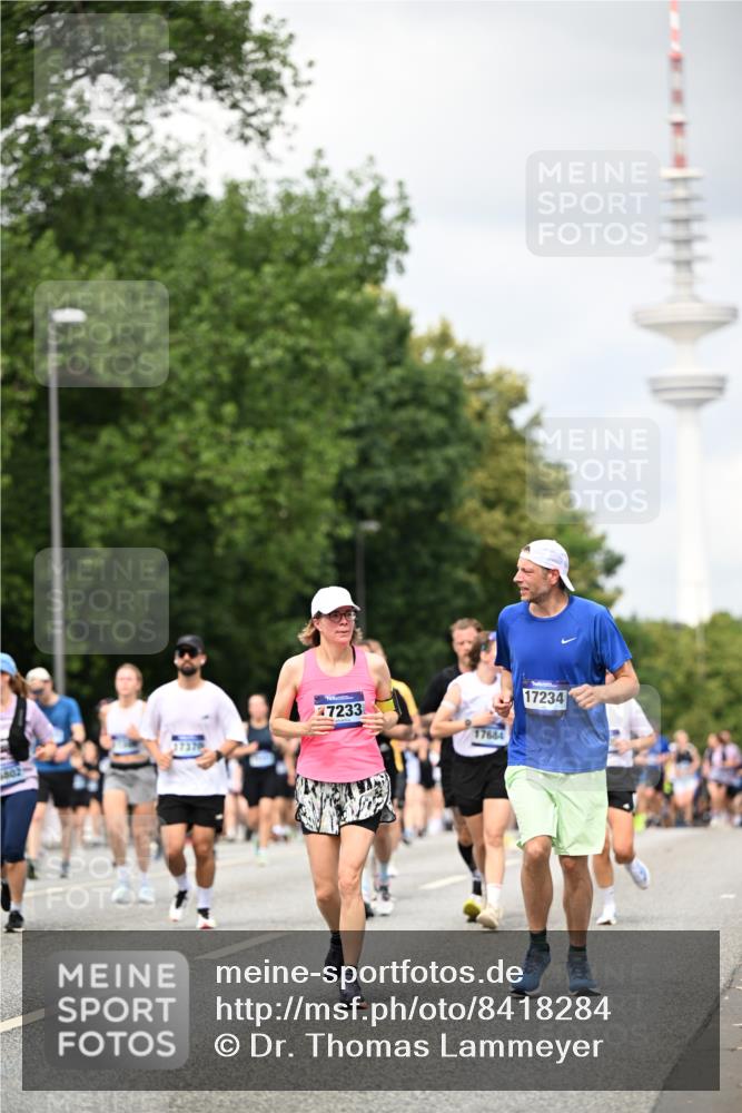 29.06.2025 - hella hamburg halbmarathon Dr. Thomas Lammeyer http://msf.ph/oto/8418284 29.06.2025 10:45:42 Kennedybrücke 1731, 2805, 3344, 4044, 4412, 4638, 4774, 5549, 5688, 5928, 6088, 7293, 7661, 7829, 8769, 9009, 10269, 10407, 10644, 11166, 11209, 11371 meine-sportfotos.de