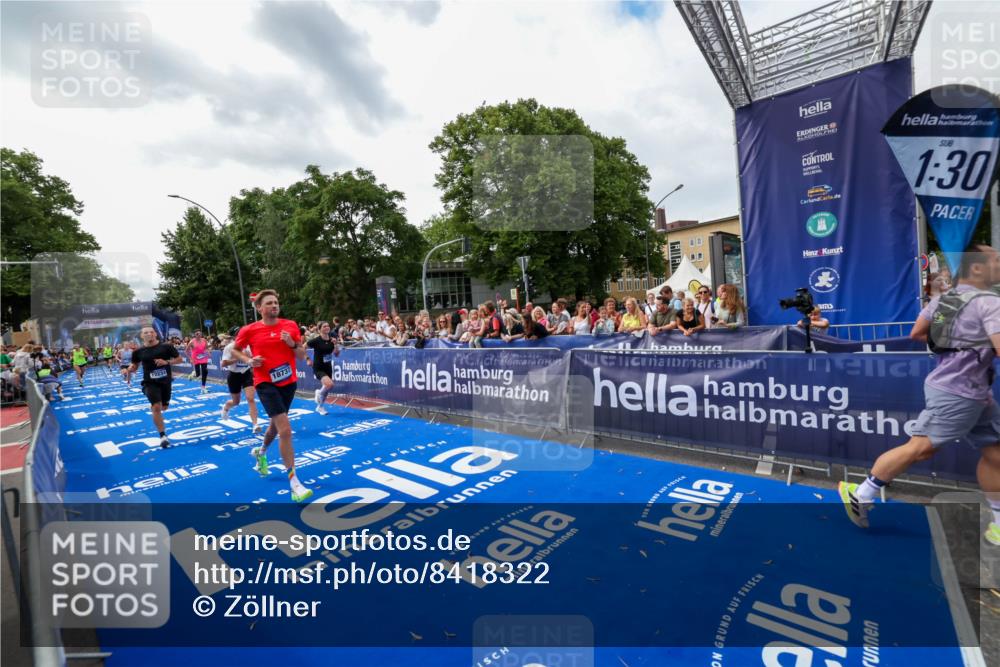 29.06.2025 - hella hamburg halbmarathon Zöllner http://msf.ph/oto/8418322 29.06.2025 10:29:32 Ziel 2021, 2180, 8784, 9137, 10156, 10790, 12234, 15880, 16118, 17197, 18737, 19203 meine-sportfotos.de