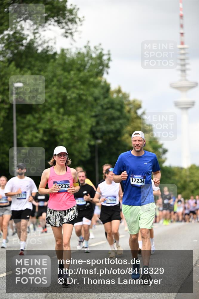 29.06.2025 - hella hamburg halbmarathon Dr. Thomas Lammeyer http://msf.ph/oto/8418329 29.06.2025 10:45:43 Kennedybrücke 1731, 2805, 3344, 4044, 4412, 4638, 4774, 5549, 5688, 5928, 6088, 7293, 7661, 7829, 8769, 9009, 10269, 10407, 10644, 11166, 11209, 11371 meine-sportfotos.de