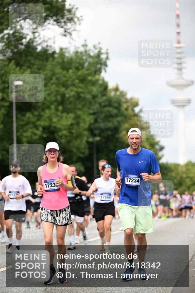 29.06.2025 - hella hamburg halbmarathon Dr. Thomas Lammeyer http://msf.ph/oto/8418342 29.06.2025 10:45:44 Kennedybrücke 1731, 2229, 2805, 3344, 4044, 4412, 4638, 4774, 5549, 5688, 5928, 6088, 7661, 7829, 8293, 8769, 9009, 9370, 10269, 10407, 10644, 11166, 11209, 11371 meine-sportfotos.de