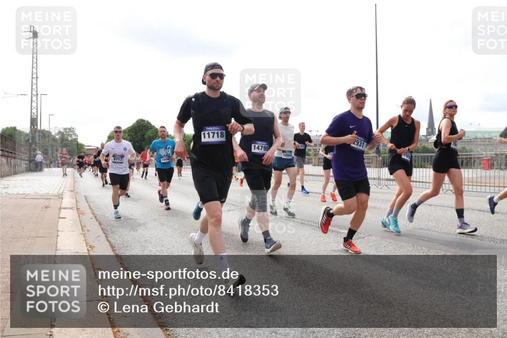 29.06.2025 - hella hamburg halbmarathon Lena Gebhardt http://msf.ph/oto/8418353 29.06.2025 10:18:05 Lombardsbrücke 9717, 14496, 11718, 14795, 16644, 614, 76, 2931, 1015, 1159, 1160, 1268, 1274, 1325, 1458, 1554, 1622, 1641, 1749, 1795, 1982, 2087, 2094, 2147, 2335, 2548, 2634, 2931, 3125, 3138, 3292, 3321, 3482, 3977, 4710, 4738, 4804, 5002, 5004, 5290, 5611, 5733, 5909, 6254, 6270, 7094, 7258, 7413, 7641, 7649, 7838, 7882, 7883, 8067, 8128, 8144, 8248, 8607, 8799, 9400, 9539, 9717, 9734, 9798, 9834, 9844, 9964, 10174, 10332, 10509, 10908, 12498 meine-sportfotos.de