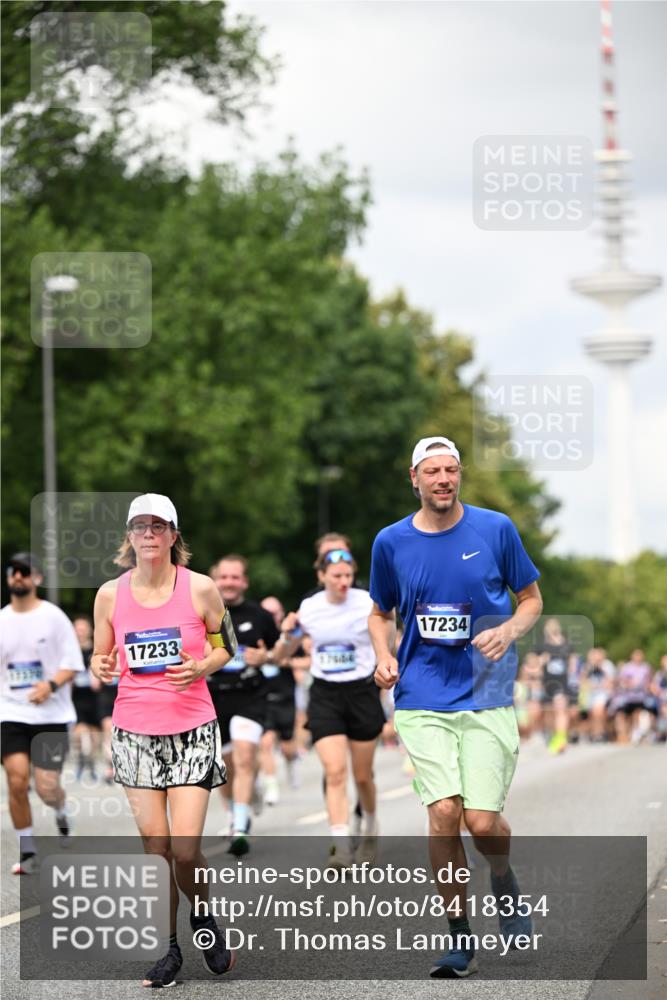 29.06.2025 - hella hamburg halbmarathon Dr. Thomas Lammeyer http://msf.ph/oto/8418354 29.06.2025 10:45:44 Kennedybrücke 1731, 2229, 2805, 3344, 4044, 4412, 4638, 4774, 5549, 5688, 5928, 6088, 7661, 7829, 8293, 8769, 9009, 9370, 10269, 10407, 10644, 11166, 11209, 11371 meine-sportfotos.de