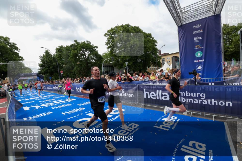 29.06.2025 - hella hamburg halbmarathon Zöllner http://msf.ph/oto/8418358 29.06.2025 10:29:33 Ziel 2021, 2180, 8784, 9137, 10156, 10790, 12234, 15880, 16118, 17197, 18737 meine-sportfotos.de