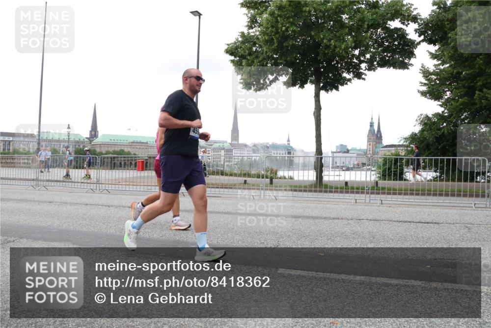29.06.2025 - hella hamburg halbmarathon Lena Gebhardt http://msf.ph/oto/8418362 29.06.2025 10:52:07 Lombardsbrücke 45, 1418, 1978, 3038, 3240, 3645, 3991, 4087, 4273, 4436, 4598, 4606, 4815, 5062, 5262, 5534, 6007, 6386, 6403, 6404, 6406, 6456, 6604, 6671, 6947, 6985, 7682, 7690, 7691, 7735, 8194, 8196, 8250, 8251, 8621, 9220, 9368, 9460, 9462, 9590, 9594, 9673, 9730, 9731, 10296, 10342, 10521, 10533, 10634, 10673, 10693, 10830, 10884, 11084, 11101, 11126, 11127, 11375, 11736, 11875, 11899, 11974, 12065, 12546, 12558 meine-sportfotos.de