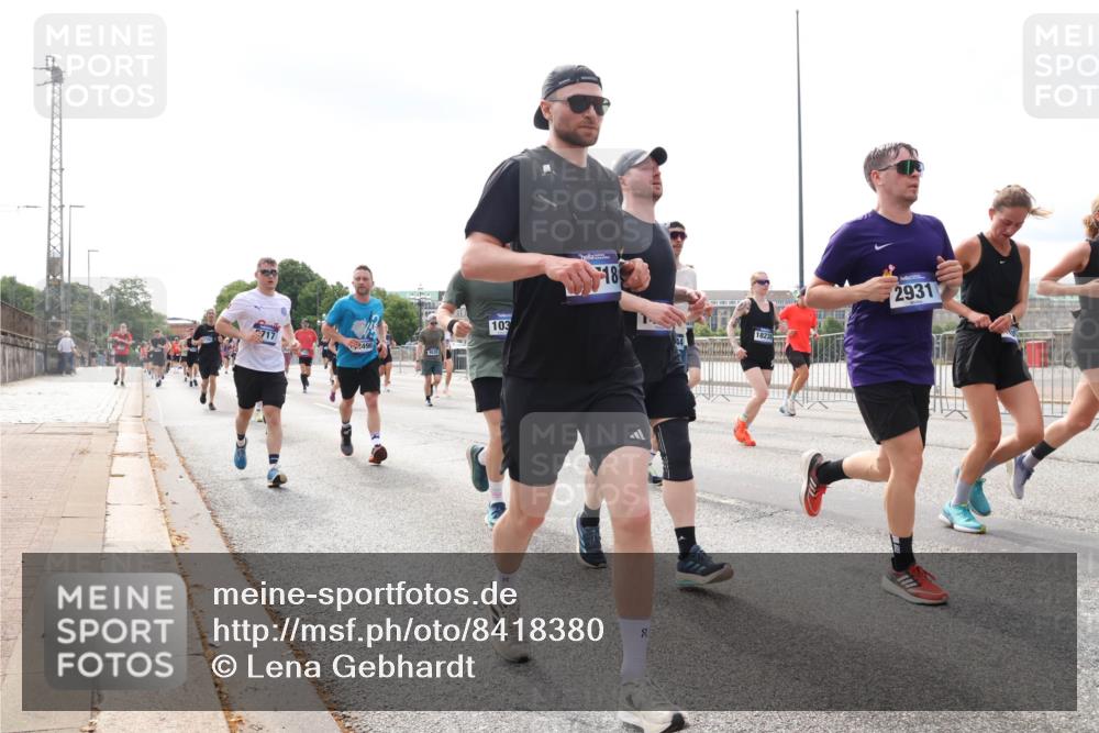 29.06.2025 - hella hamburg halbmarathon Lena Gebhardt http://msf.ph/oto/8418380 29.06.2025 10:18:05 Lombardsbrücke 496, 103, 18, 2931, 1015, 1159, 1160, 1268, 1274, 1325, 1458, 1554, 1622, 1641, 1749, 1795, 1982, 2087, 2094, 2147, 2335, 2548, 2634, 2931, 3125, 3138, 3292, 3321, 3482, 3977, 4710, 4738, 4804, 5002, 5004, 5290, 5611, 5733, 5909, 6254, 6270, 7094, 7258, 7413, 7641, 7649, 7838, 7882, 7883, 8067, 8128, 8144, 8248, 8607, 8799, 9400, 9539, 9717, 9734, 9798, 9834, 9844, 9964, 10174, 10332, 10509, 10908, 12498 meine-sportfotos.de