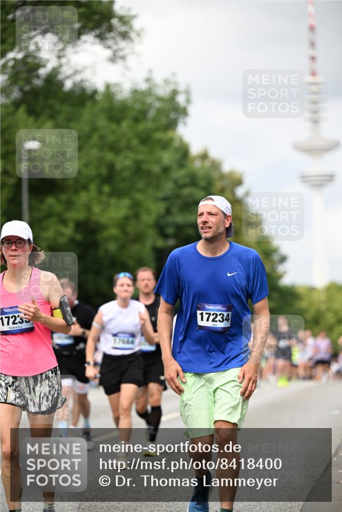 29.06.2025 - hella hamburg halbmarathon Dr. Thomas Lammeyer http://msf.ph/oto/8418400 29.06.2025 10:45:45 Kennedybrücke 1731, 2229, 2805, 3344, 3694, 4412, 4638, 4774, 5549, 5688, 5928, 6088, 7661, 7821, 8293, 8769, 9009, 9370, 10407, 10644, 11166, 11209, 11371 meine-sportfotos.de