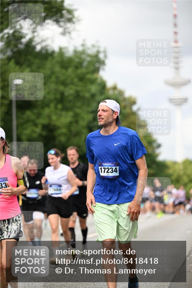 29.06.2025 - hella hamburg halbmarathon Dr. Thomas Lammeyer http://msf.ph/oto/8418418 29.06.2025 10:45:45 Kennedybrücke 1731, 2229, 2805, 3344, 3694, 4412, 4638, 4774, 5549, 5688, 5928, 6088, 7661, 7821, 8293, 8769, 9009, 9370, 10407, 10644, 11166, 11209, 11371 meine-sportfotos.de