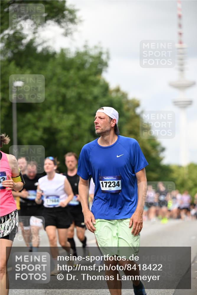 29.06.2025 - hella hamburg halbmarathon Dr. Thomas Lammeyer http://msf.ph/oto/8418422 29.06.2025 10:45:45 Kennedybrücke 1731, 2229, 2805, 3344, 3694, 4412, 4638, 4774, 5549, 5688, 5928, 6088, 7661, 7821, 8293, 8769, 9009, 9370, 10407, 10644, 11166, 11209, 11371 meine-sportfotos.de
