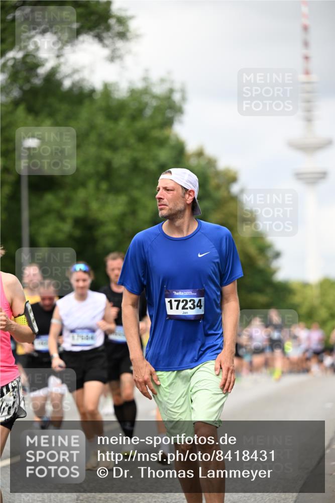 29.06.2025 - hella hamburg halbmarathon Dr. Thomas Lammeyer http://msf.ph/oto/8418431 29.06.2025 10:45:46 Kennedybrücke 1314, 1731, 2229, 2805, 3344, 3694, 4412, 4638, 4774, 5549, 5688, 5928, 6088, 7661, 7821, 8293, 8769, 9009, 9370, 10027, 10407, 10644, 11166, 11209, 11371 meine-sportfotos.de