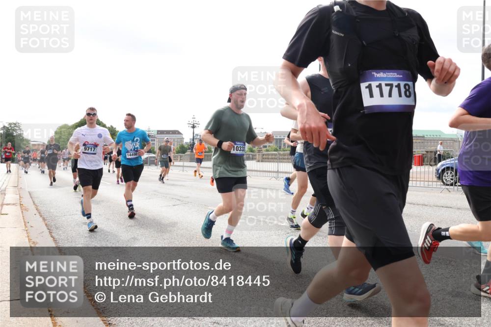 29.06.2025 - hella hamburg halbmarathon Lena Gebhardt http://msf.ph/oto/8418445 29.06.2025 10:18:05 Lombardsbrücke 9717, 14496, 10332, 11718, 1015, 1159, 1160, 1268, 1274, 1325, 1458, 1554, 1622, 1641, 1749, 1795, 1982, 2087, 2094, 2147, 2335, 2548, 2634, 2931, 3125, 3138, 3292, 3321, 3482, 3977, 4710, 4738, 4804, 5002, 5004, 5290, 5611, 5733, 5909, 6254, 6270, 7094, 7258, 7413, 7641, 7649, 7838, 7882, 7883, 8067, 8128, 8144, 8248, 8607, 8799, 9400, 9539, 9717, 9734, 9798, 9834, 9844, 9964, 10174, 10332, 10509, 10908, 12498 meine-sportfotos.de