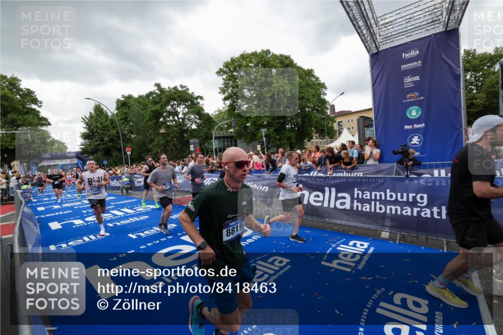 29.06.2025 - hella hamburg halbmarathon Zöllner http://msf.ph/oto/8418463 29.06.2025 10:51:53 Ziel 2396, 2818, 2823, 2880, 4297, 7224, 8710, 8819, 8856, 9793, 9959, 12224, 13799, 15427, 15727, 16907, 17682, 17815, 17962, 19053, 19137 meine-sportfotos.de