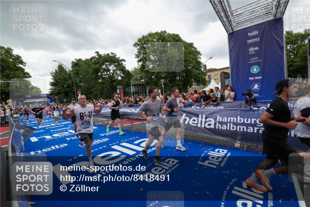 29.06.2025 - hella hamburg halbmarathon Zöllner http://msf.ph/oto/8418491 29.06.2025 10:51:54 Ziel 2396, 2818, 2823, 2880, 4297, 5102, 7224, 8710, 8819, 8856, 9793, 9959, 12224, 13799, 15427, 15690, 15727, 16907, 17682, 17815, 17962, 19053, 19137 meine-sportfotos.de