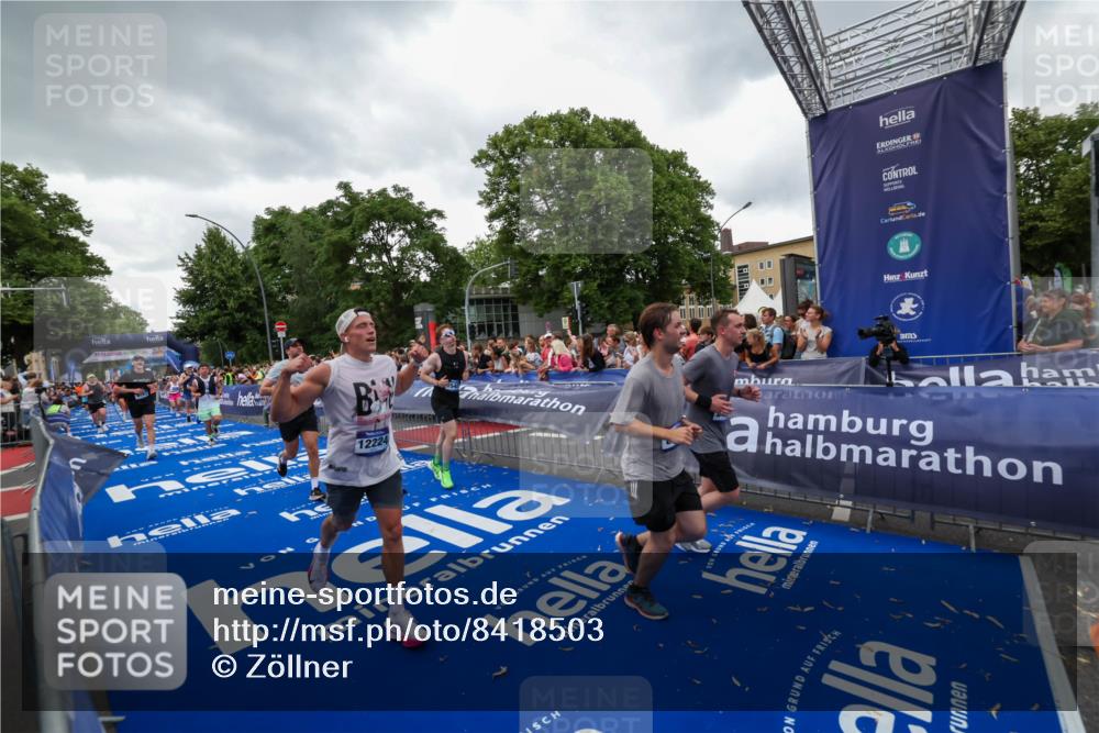 29.06.2025 - hella hamburg halbmarathon Zöllner http://msf.ph/oto/8418503 29.06.2025 10:51:54 Ziel 2396, 2818, 2823, 2880, 4297, 5102, 7224, 8710, 8819, 8856, 9793, 9959, 12224, 13799, 15427, 15690, 15727, 16907, 17682, 17815, 17962, 19053, 19137 meine-sportfotos.de