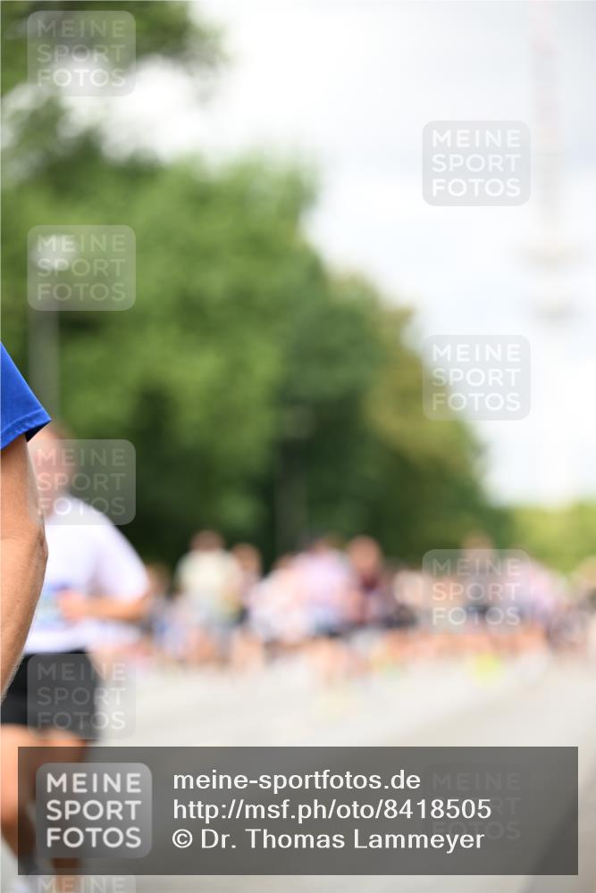 29.06.2025 - hella hamburg halbmarathon Dr. Thomas Lammeyer http://msf.ph/oto/8418505 29.06.2025 10:45:48 Kennedybrücke 1314, 1731, 2229, 2805, 3344, 3694, 4412, 4638, 4774, 5086, 5549, 5688, 5928, 7661, 7821, 8293, 8769, 9009, 9370, 10027, 10407, 11166, 11209, 11371 meine-sportfotos.de