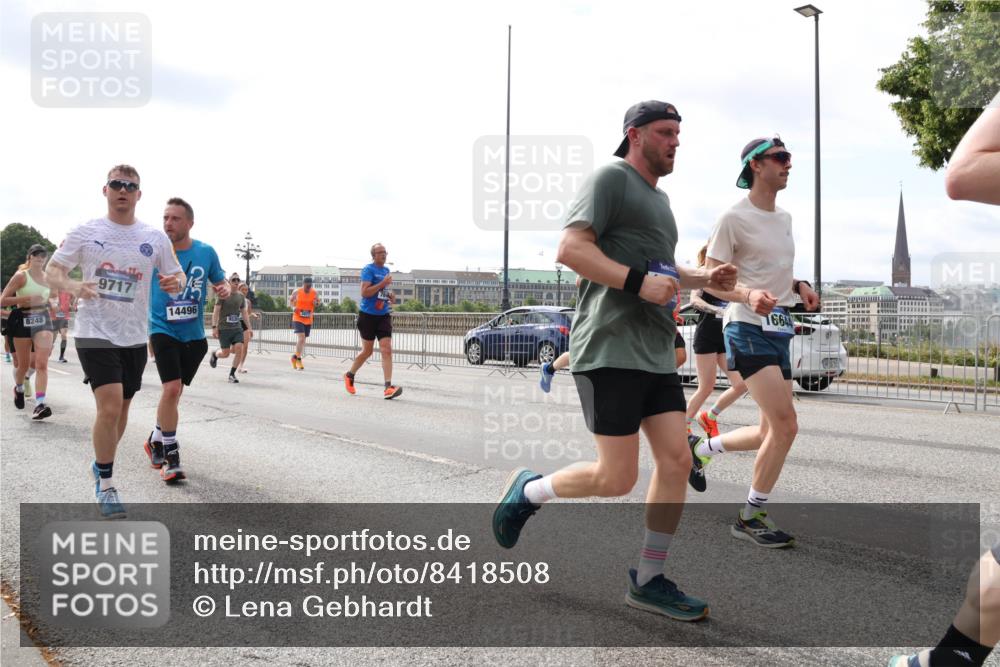 29.06.2025 - hella hamburg halbmarathon Lena Gebhardt http://msf.ph/oto/8418508 29.06.2025 10:18:06 Lombardsbrücke 8248, 9717, 14496, 9539, 16644, 1015, 1159, 1160, 1268, 1274, 1325, 1458, 1554, 1622, 1641, 1749, 1795, 1982, 2087, 2094, 2147, 2335, 2548, 2634, 2931, 3125, 3138, 3292, 3321, 3482, 3977, 4710, 4738, 4804, 5002, 5004, 5290, 5611, 5733, 5909, 6270, 7094, 7258, 7413, 7641, 7649, 7838, 7882, 7883, 8067, 8128, 8144, 8248, 8607, 8799, 9222, 9400, 9539, 9717, 9734, 9798, 9834, 9844, 9964, 10174, 10332, 10509, 10659, 10908, 12498, 13341 meine-sportfotos.de