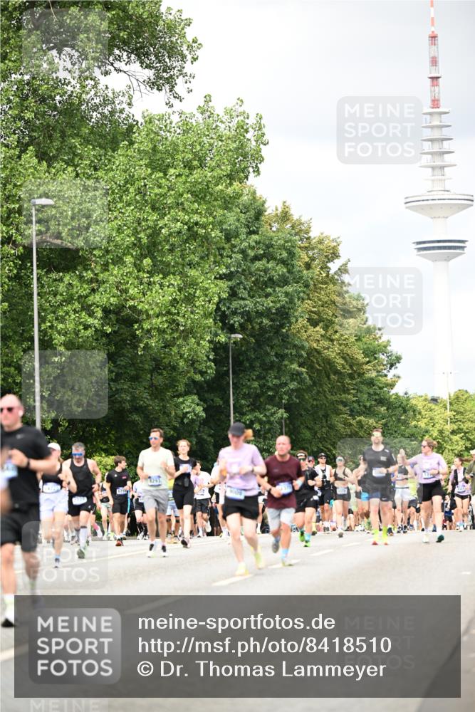 29.06.2025 - hella hamburg halbmarathon Dr. Thomas Lammeyer http://msf.ph/oto/8418510 29.06.2025 10:45:48 Kennedybrücke 1314, 1731, 2229, 2805, 3344, 3694, 4412, 4638, 4774, 5086, 5549, 5688, 5928, 7661, 7821, 8293, 8769, 9009, 9370, 10027, 10407, 11166, 11209, 11371 meine-sportfotos.de