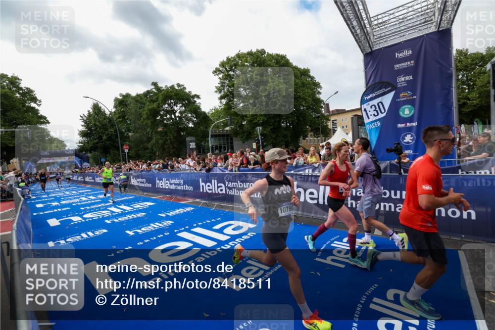 29.06.2025 - hella hamburg halbmarathon Zöllner http://msf.ph/oto/8418511 29.06.2025 10:29:38 Ziel 2021, 2180, 6781, 7186, 8784, 9137, 10790, 18422, 18699, 19204 meine-sportfotos.de