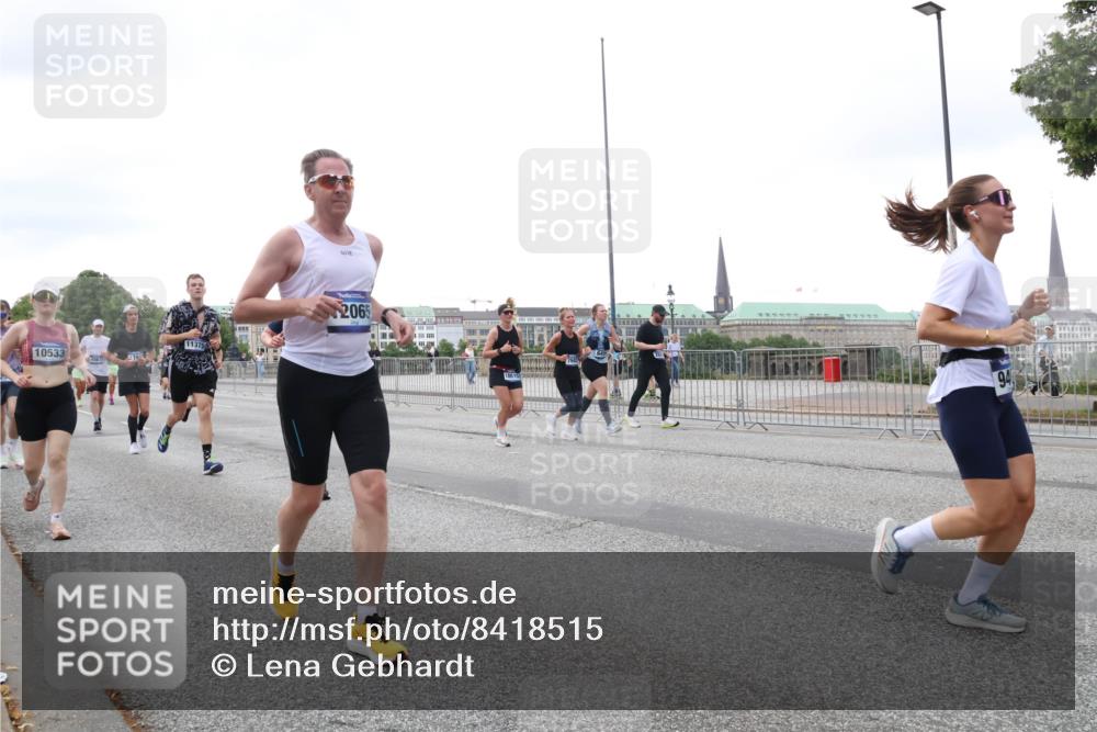 29.06.2025 - hella hamburg halbmarathon Lena Gebhardt http://msf.ph/oto/8418515 29.06.2025 10:52:08 Lombardsbrücke 11375, 10533, 2065, 18615, 94, 1418, 1978, 3038, 3240, 3645, 3991, 4087, 4273, 4436, 4598, 4606, 4815, 5062, 5262, 5534, 6386, 6403, 6404, 6406, 6456, 6604, 6671, 6947, 6985, 7682, 7690, 7691, 7735, 7812, 8194, 8196, 8250, 8251, 8621, 9220, 9368, 9460, 9590, 9594, 9673, 9730, 9731, 10296, 10342, 10521, 10533, 10634, 10673, 10693, 10830, 10884, 11084, 11101, 11126, 11127, 11375, 11736, 11875, 11899, 11974, 12065, 12546, 12558 meine-sportfotos.de