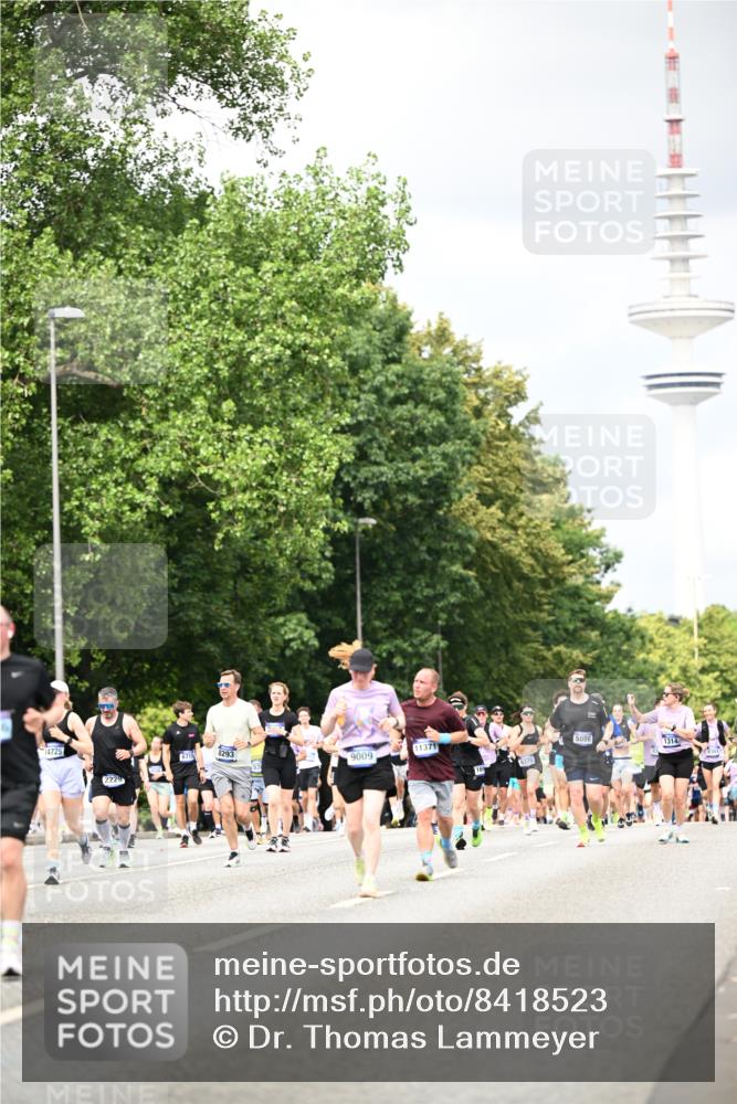 29.06.2025 - hella hamburg halbmarathon Dr. Thomas Lammeyer http://msf.ph/oto/8418523 29.06.2025 10:45:49 Kennedybrücke 1314, 1536, 2229, 2805, 3344, 3694, 4412, 4774, 5086, 5549, 5688, 5928, 6846, 7661, 7821, 8293, 8769, 9009, 9370, 10027, 10407, 11166, 11209, 11371 meine-sportfotos.de
